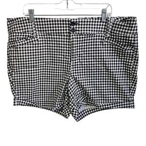 Torrid Black and White Checkered Shorts Button Fly Size 24 Plus Size